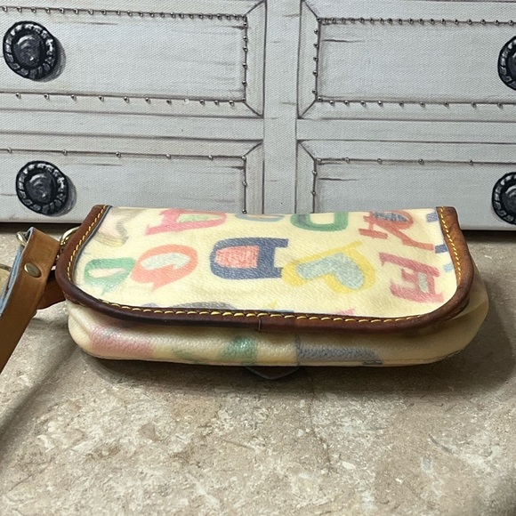 Dooney & Bourke Doodle Scribble Wristlet, Vintage - Picture 8 of 13